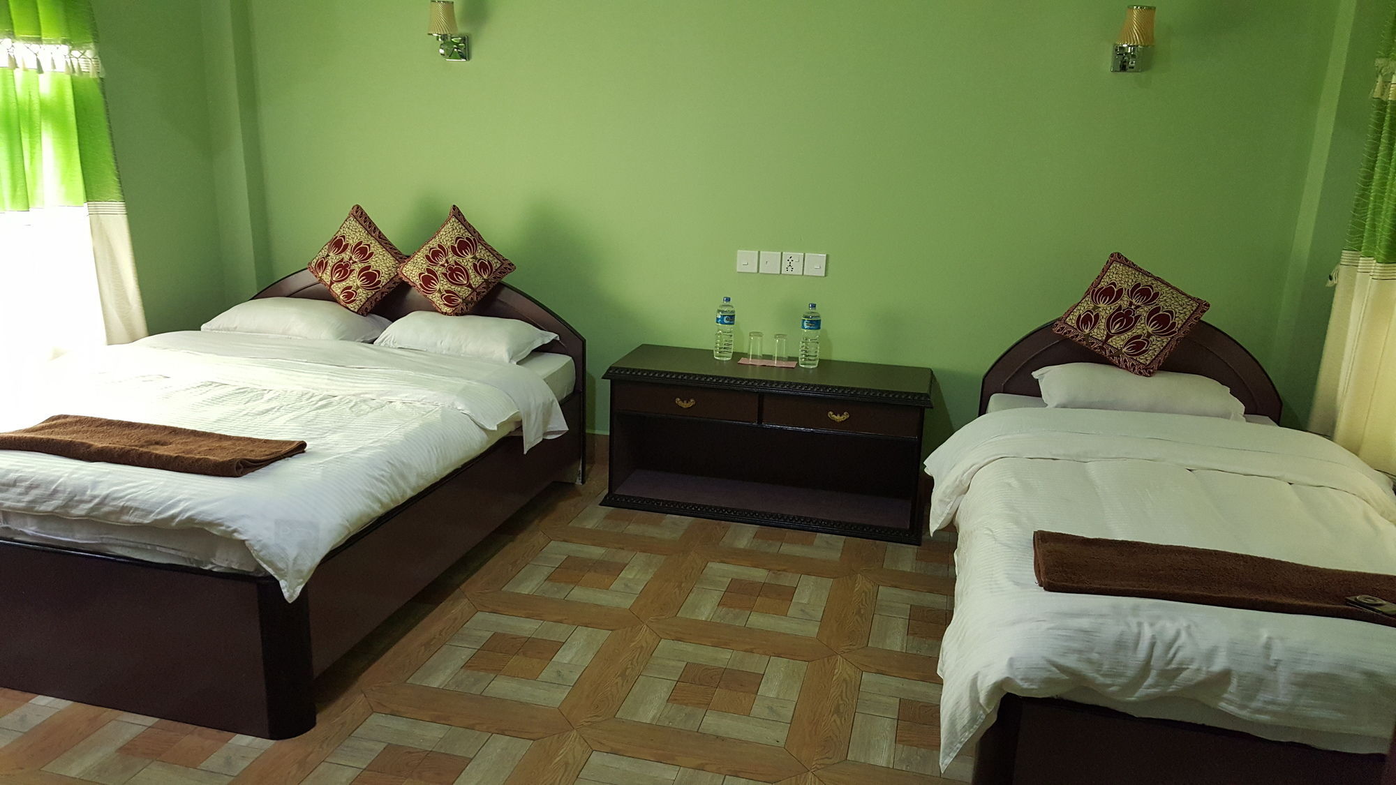 Hotel Ama Garden Sauraha Exterior foto
